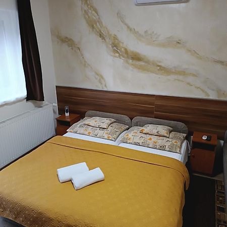 Boglarka Vendeghaz Apartment Mosonmagyarovar Ngoại thất bức ảnh