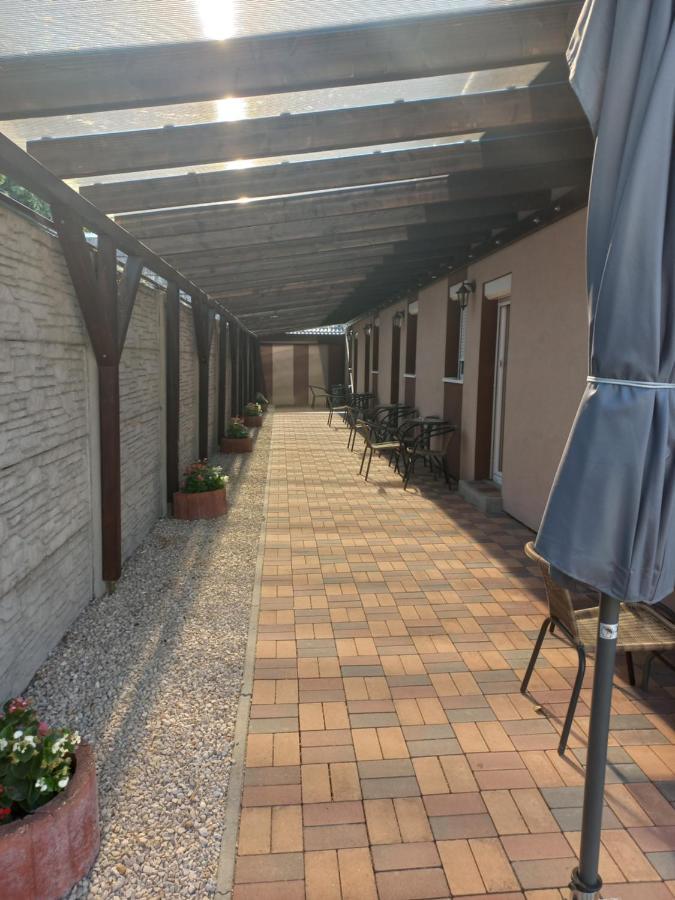 Boglarka Vendeghaz Apartment Mosonmagyarovar Ngoại thất bức ảnh