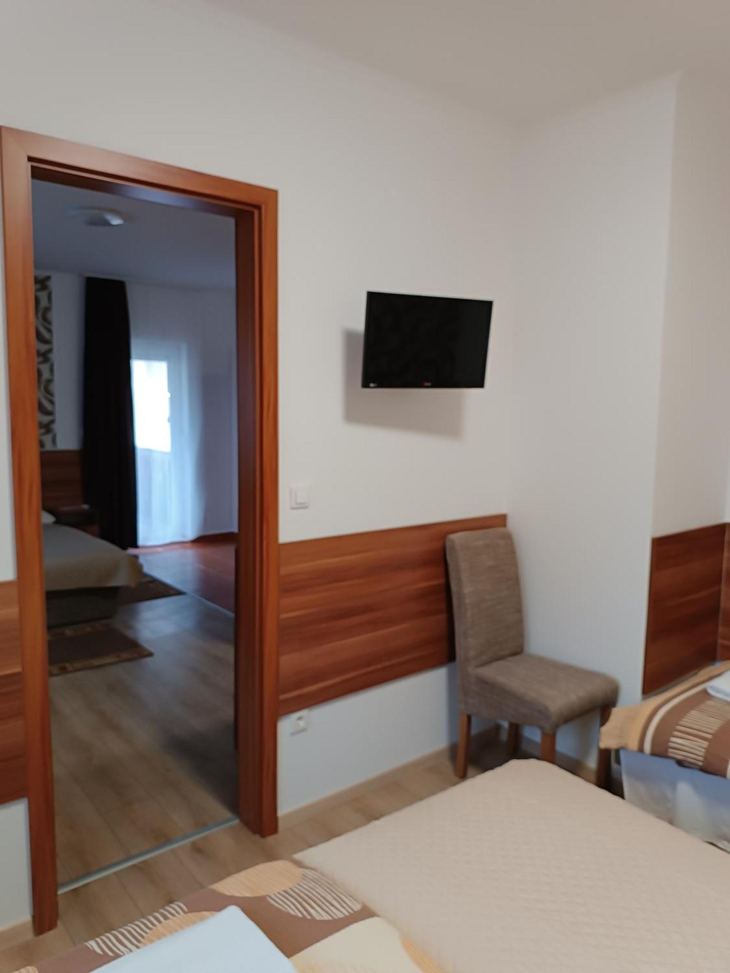 Boglarka Vendeghaz Apartment Mosonmagyarovar Ngoại thất bức ảnh