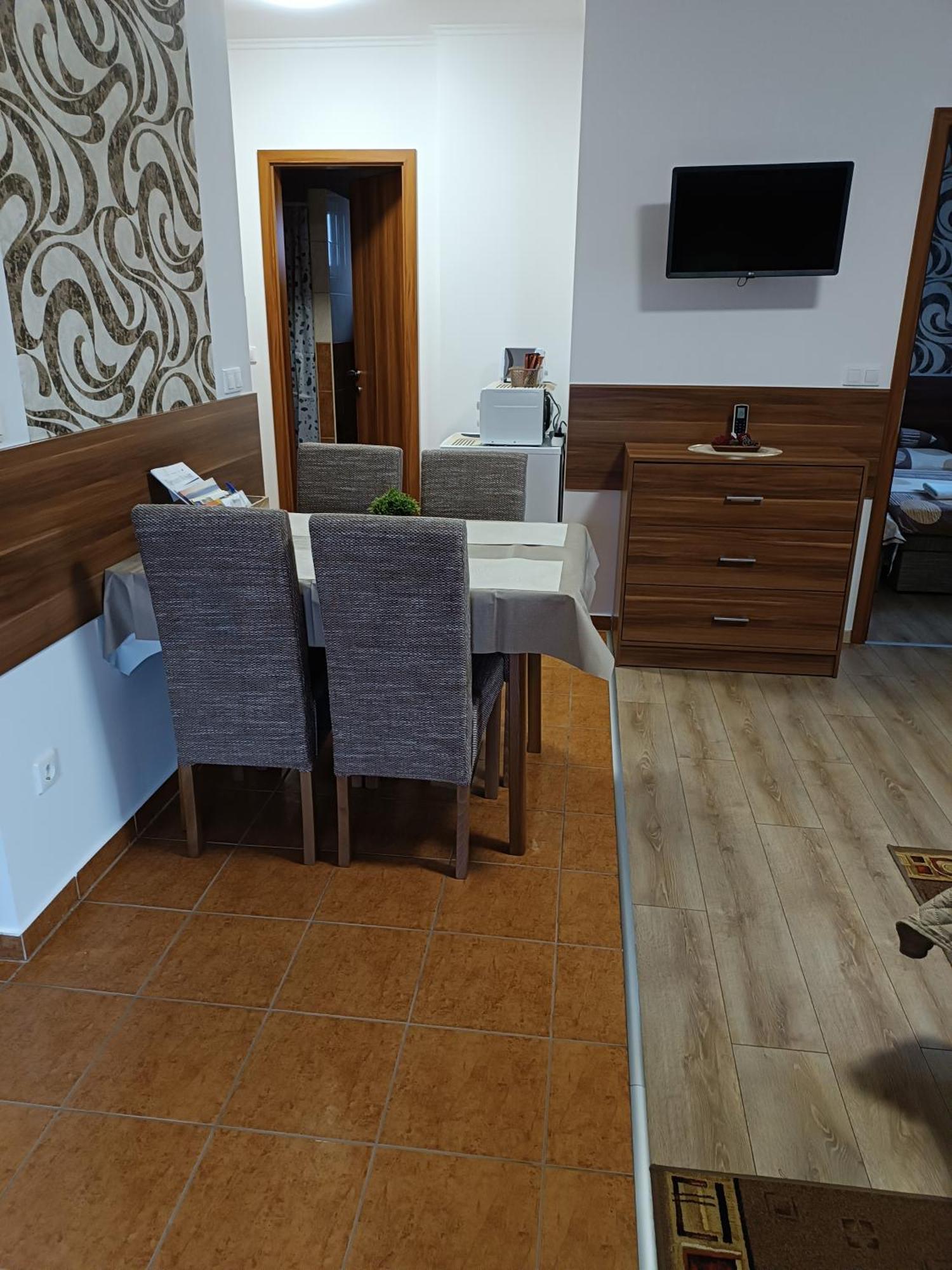 Boglarka Vendeghaz Apartment Mosonmagyarovar Ngoại thất bức ảnh