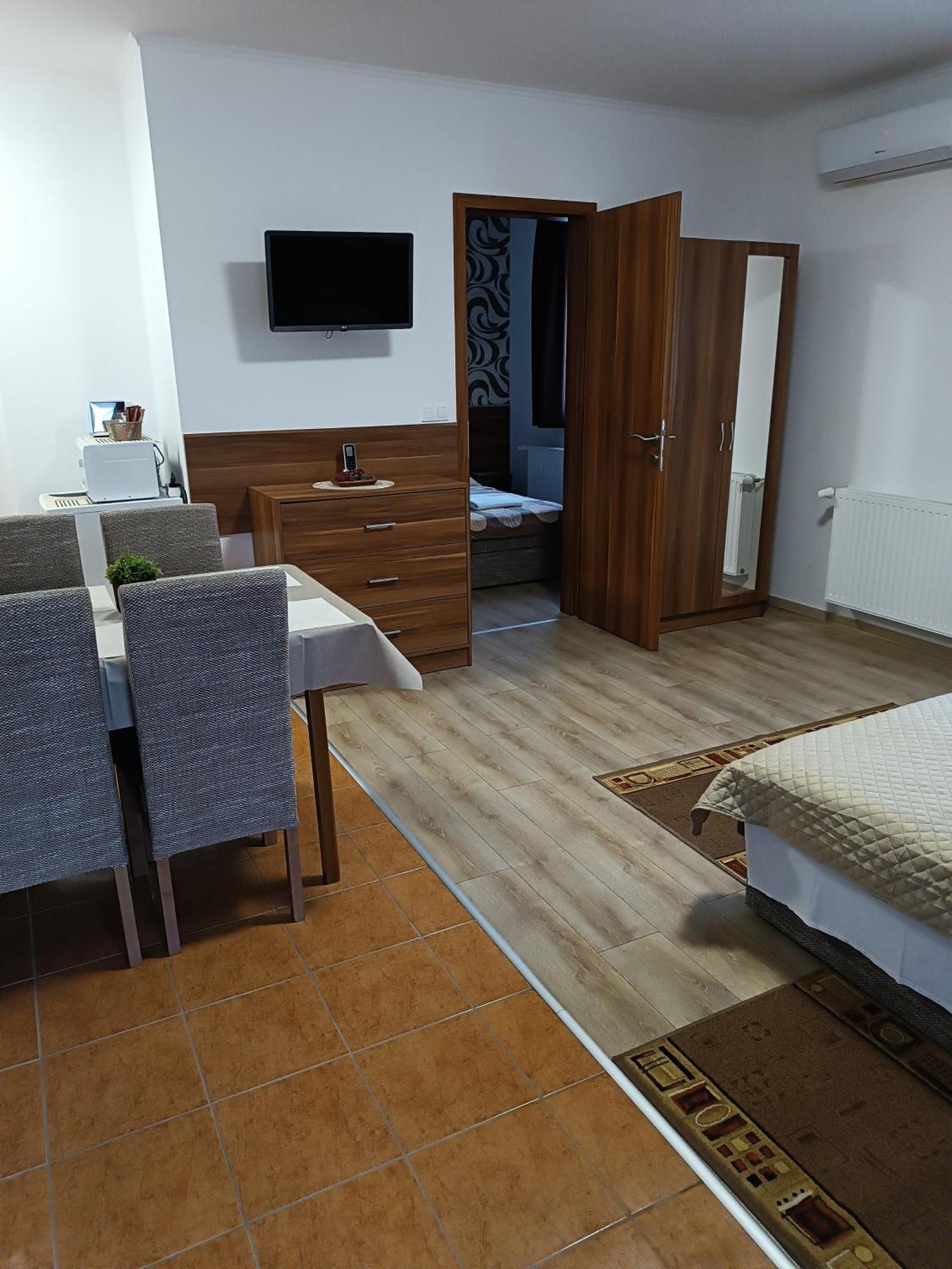 Boglarka Vendeghaz Apartment Mosonmagyarovar Ngoại thất bức ảnh