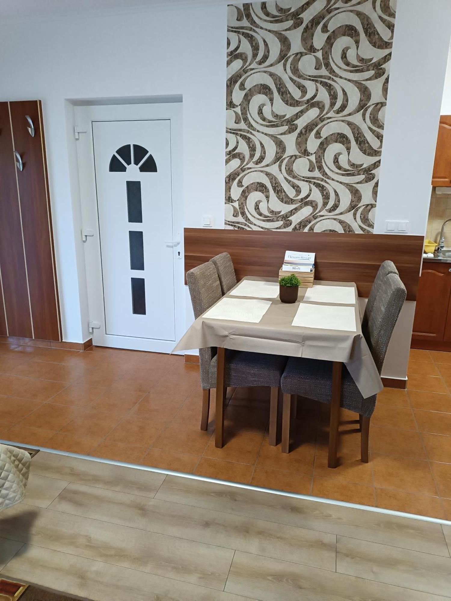 Boglarka Vendeghaz Apartment Mosonmagyarovar Ngoại thất bức ảnh