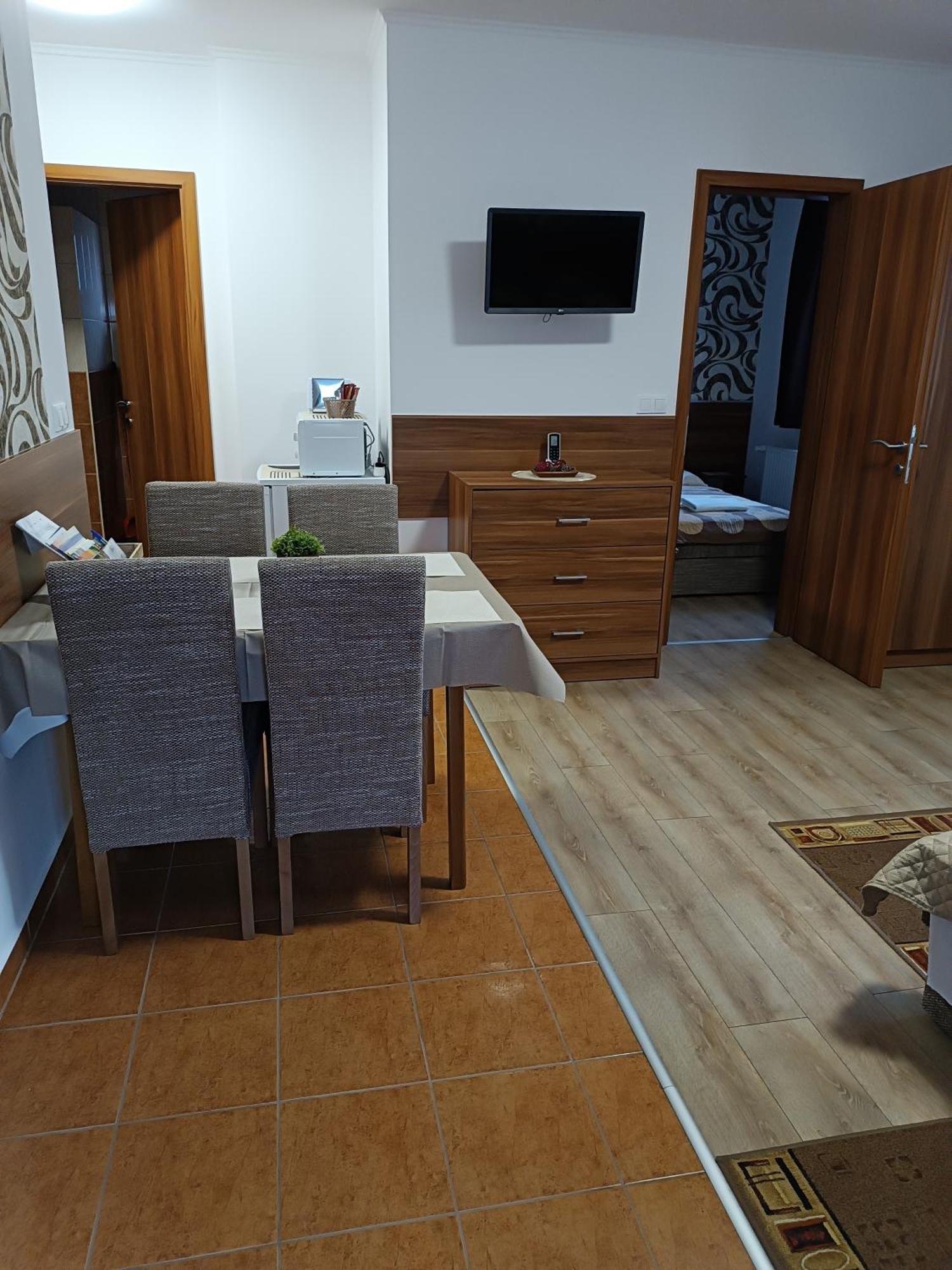 Boglarka Vendeghaz Apartment Mosonmagyarovar Ngoại thất bức ảnh
