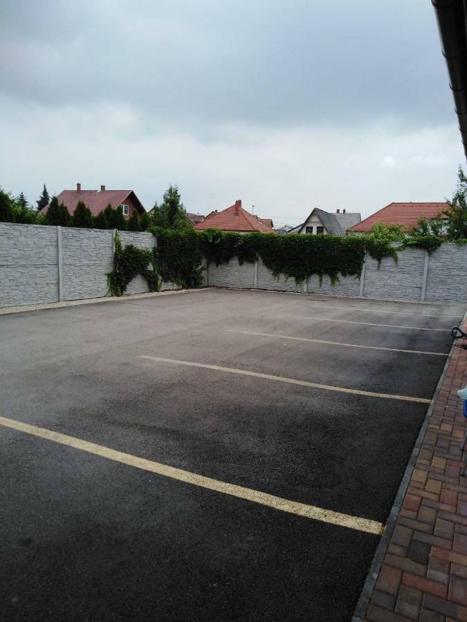 Boglarka Vendeghaz Apartment Mosonmagyarovar Ngoại thất bức ảnh